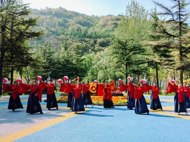 銅川市印臺區(qū)重興公園海綿化改造后新開園(圖3)