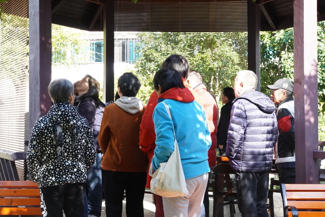 九游app：長寧這個小區(qū)打造了一間“花涇合議亭”！(圖2)