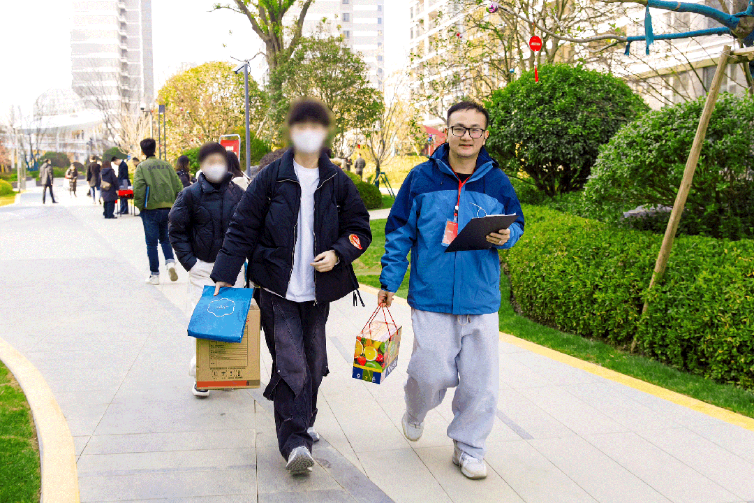 猛！剛剛蘇州又一「花語」系豪宅交付！實景兌現力夠硬又又又賣爆了…(圖2)