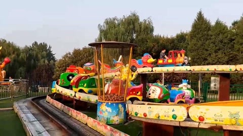 口袋公園新增游樂設(shè)施(圖1)