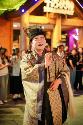 歡樂谷集團“2024驚奇潮玩節(jié)”落幕創(chuàng)新“加法”助主題公園“出圈”(圖5)