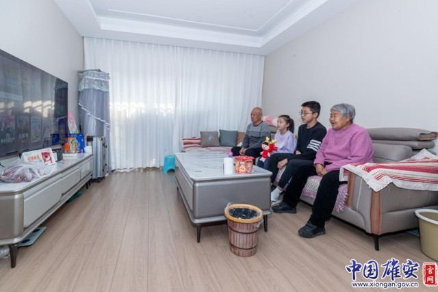 九游app：新春走基層丨回遷新房新氣象 幸福生活新“啟航”(圖2)